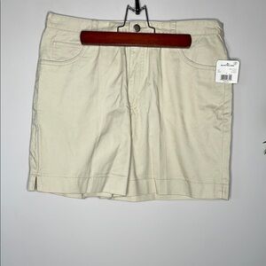 Simple Basic Stylish Cream Shorts